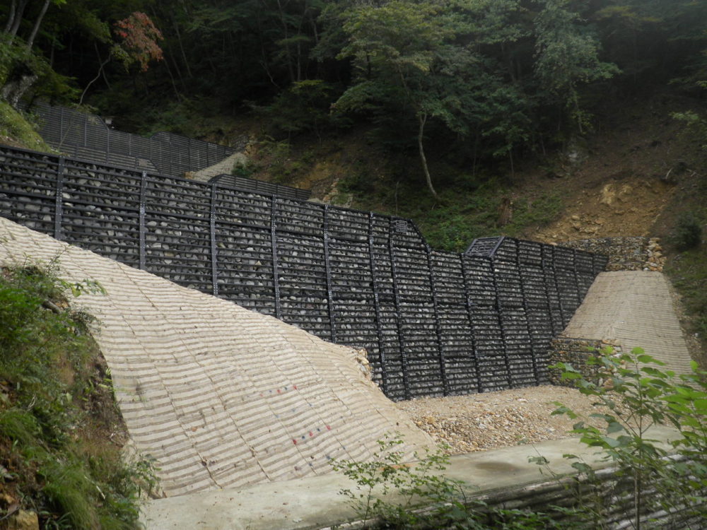 砥石の沢復旧治山工事(H29ゼロ国)