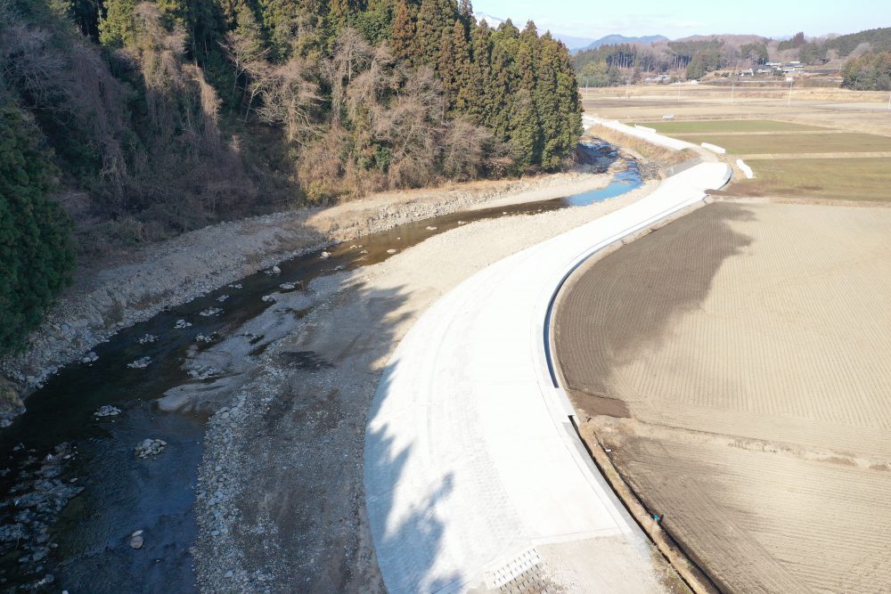 護岸工事　行川（１国庫災・７２）